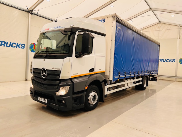 Mercedes Actros 1830 Sleeper Cab Curtainsider