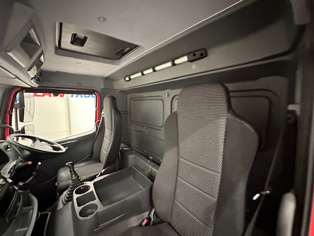 Mercedes Axor 2529 6×2 Rear Lift Day Cab Box Van