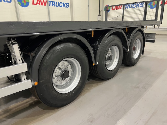 Montracon Tri Axle Flatbed Drawbar Trailer