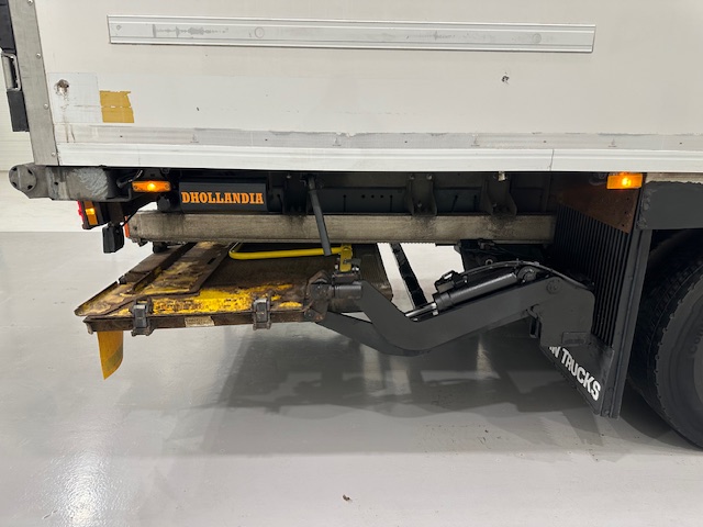 Mercedes Axor 1824 Day Cab Fridge Box