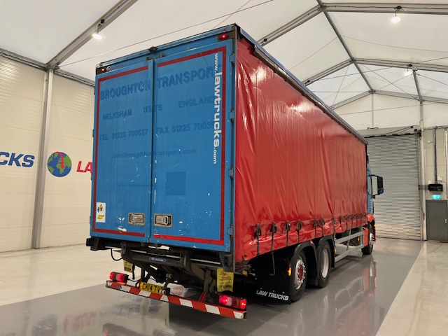 Mercedes Actros 2530 6×2 Sleeper Cab Curtainsider