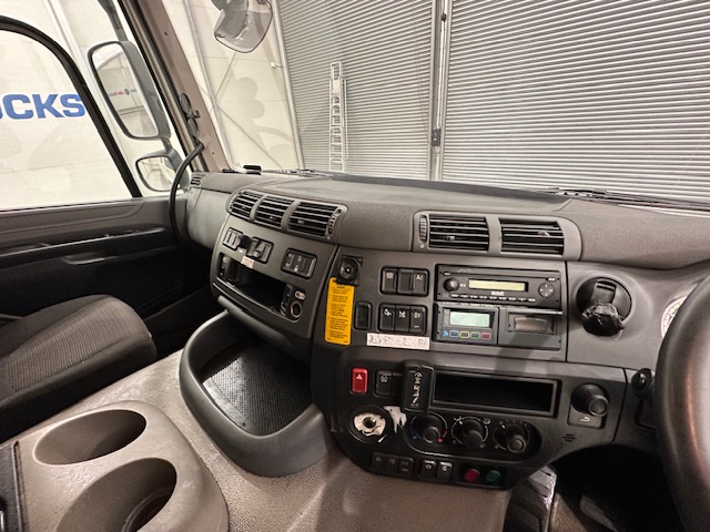 DAF CF 290 6×2 Rear Steer Fridge Box