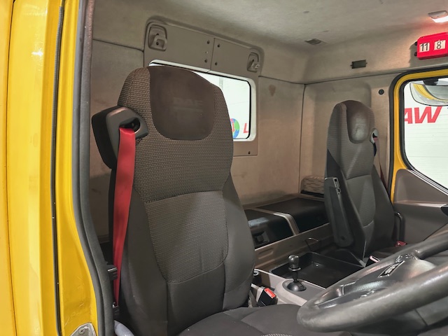 DAF LF 250 4×2 Rest Cab Tractor Unit