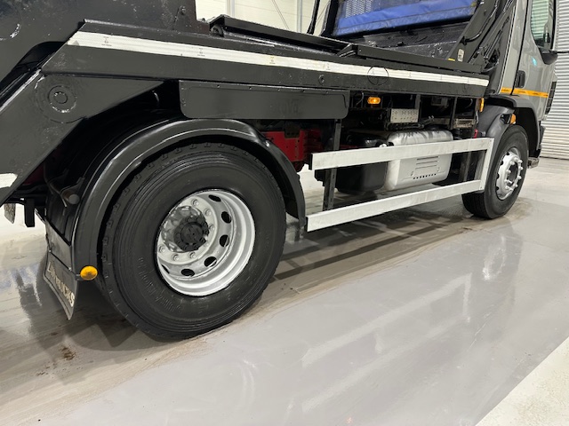 DAF LF 220 Day Cab Skip Loader