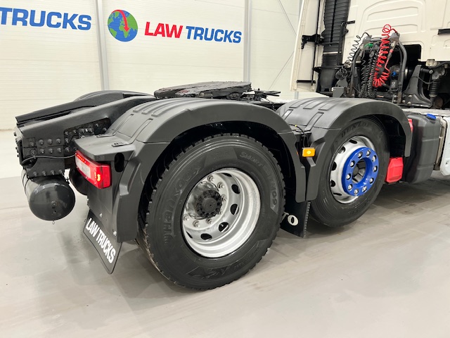 Volvo FH 500 6×2 Midlift Tractor Unit