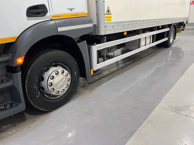 Mercedes Actros 1824 4×2 Sleeper Cab Box Van
