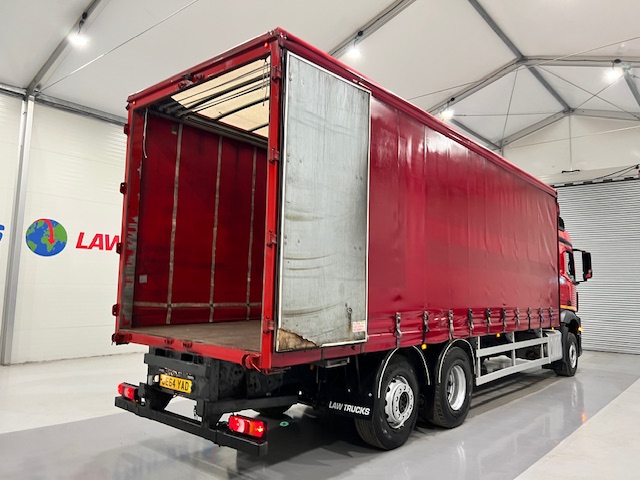 Mercedes Actros 2533 6×2 Sleeper Cab Curtainsider