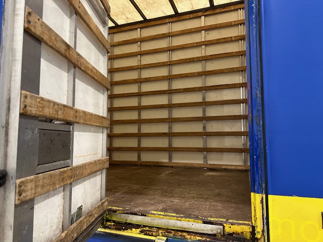 Scania R270 4×2 Sleeper Cab Box Van Manual