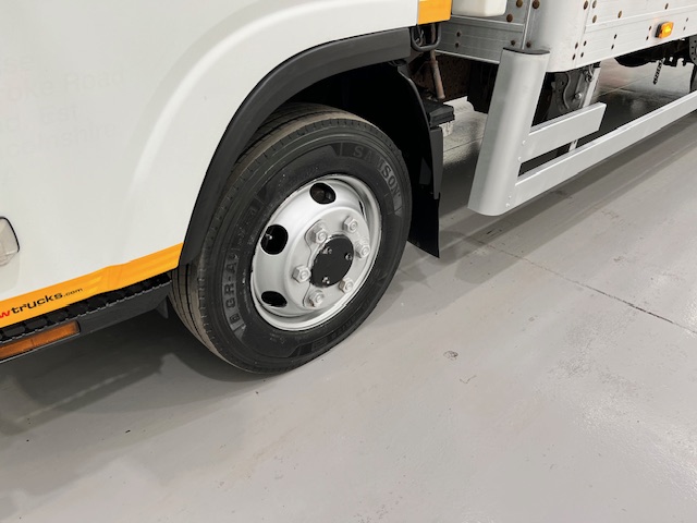 Isuzu N75.190 Day Cab Box Van