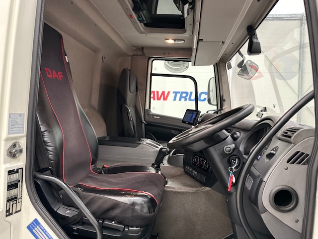 DAF CF 290 6×2 Rear Steer Fridge Box