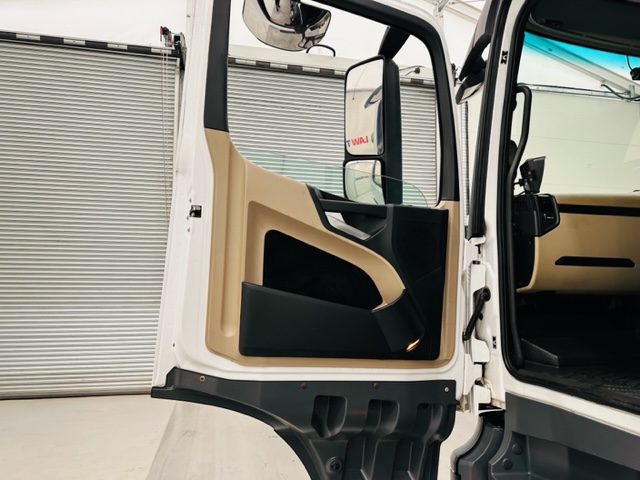 Mercedes Actros 2543 6×2 Midlift Tractor Unit