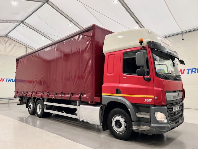 DAF CF 290 6×2 Rear Lift Sleeper Cab Curtainsider