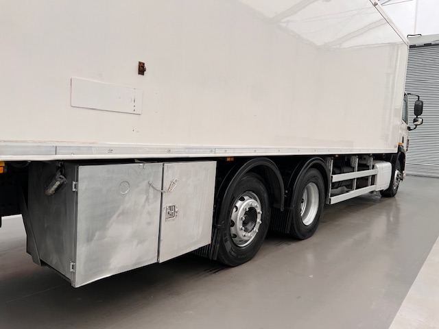 DAF CF 290 6×2 Rear Steer Fridge Box
