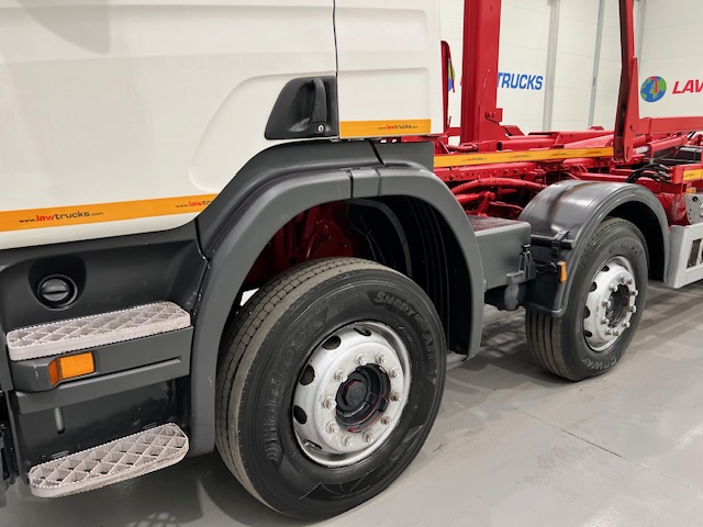 Scania P370 8×4 Rest Cab Hookloader Manual