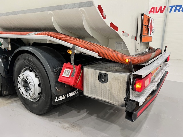 Volvo FE 300 6×2 20000 Litre Fuel Tanker