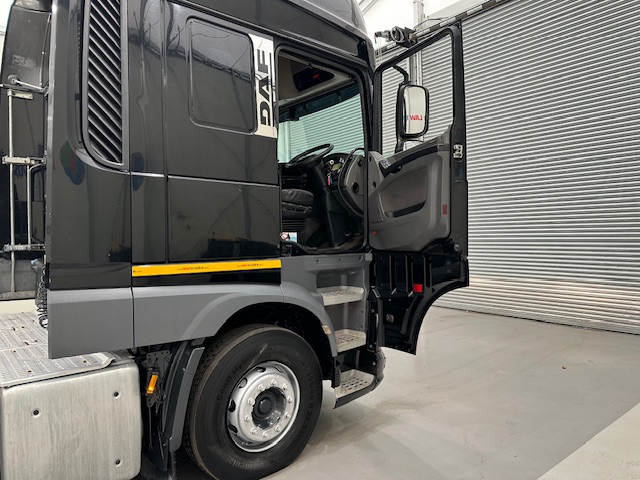 DAF XF 510 6×2 Midlift Tractor Unit