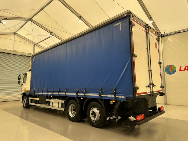 DAF CF 330 6×2 Rear Lift Sleeper Cab Curtainsider
