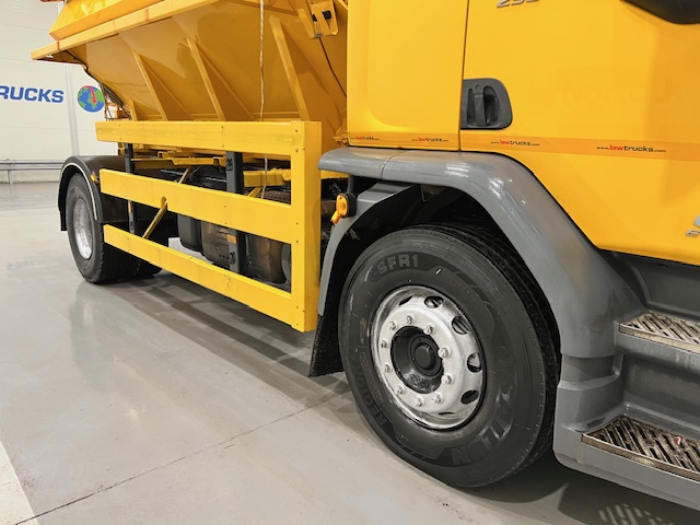 DAF LF 250 4×2 Sleeper Cab Gritter