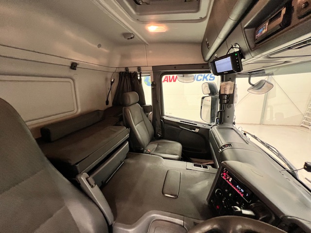Scania P250 4×2 Sleeper Cab Fridge Box