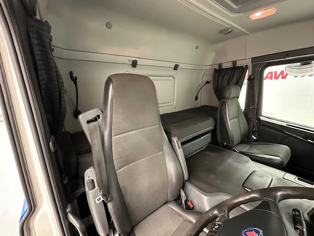 Scania P250 4×2 Sleeper Cab Fridge Box
