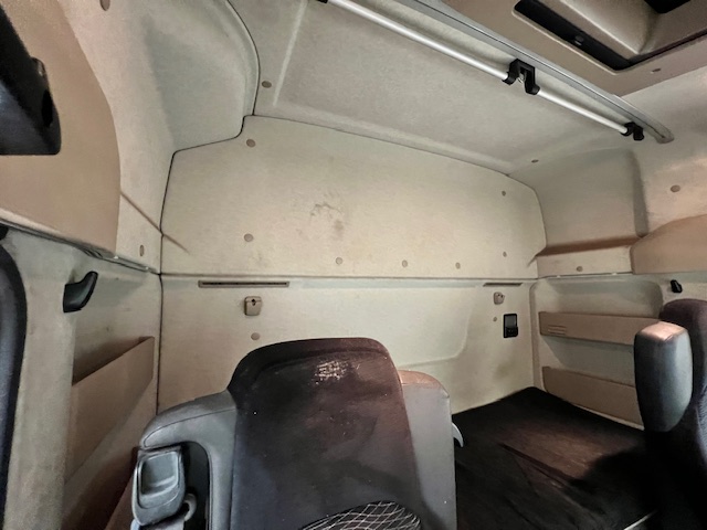 Mercedes Actros 2530 Rear Lift Sleeper Cab Curtainsider