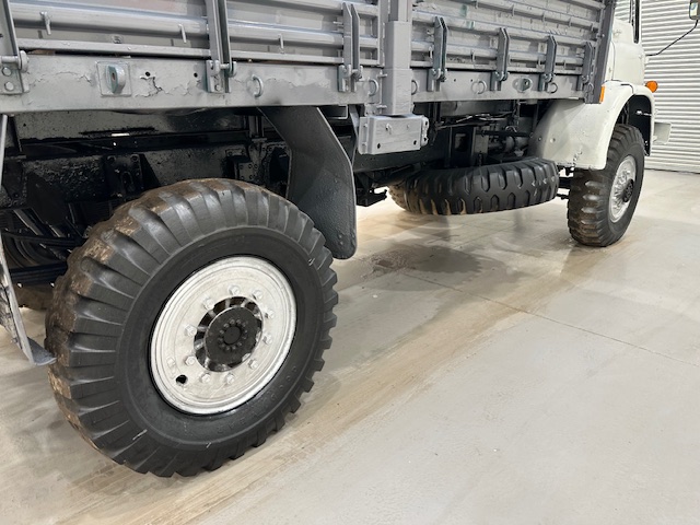 Bedford MJ 330 4×4 Cargo Truck