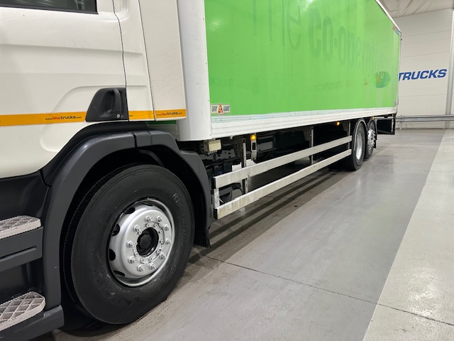 Scania P280 6×2 Rear Lift Day Cab Fridge Box