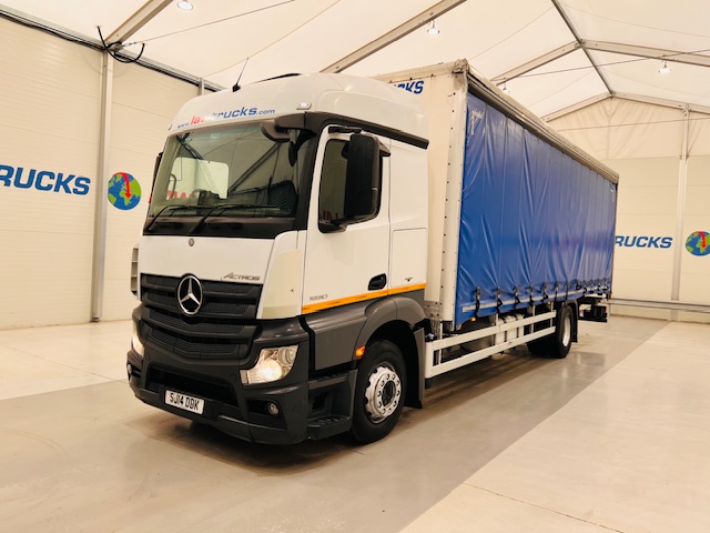 Mercedes Actros 1830 Sleeper Cab Curtainsider