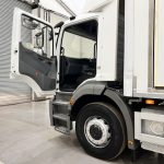 Mercedes Axor 1824 Day Cab Fridge Box Van - thumbnail