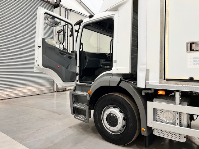 Mercedes Axor 1824 Day Cab Fridge Box Van