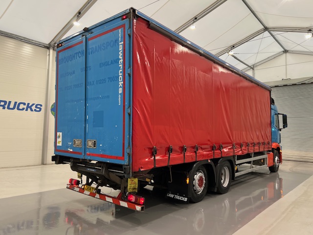 Mercedes Actros 2530 6×2 Sleeper Cab Curtainsider