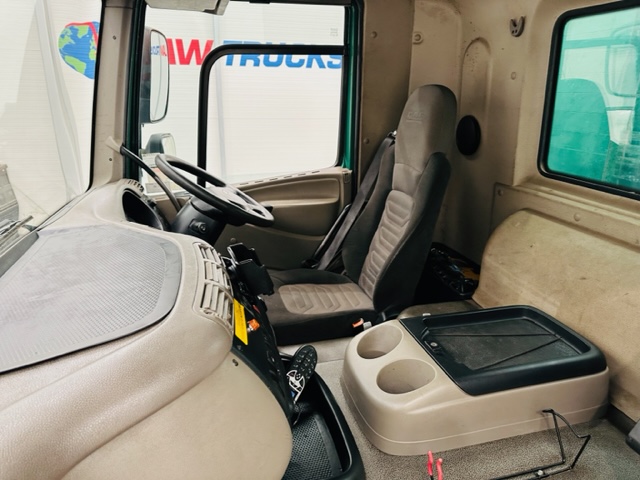 DAF CF75 310 Rear Lift Day Cab Dropside Brick Grab