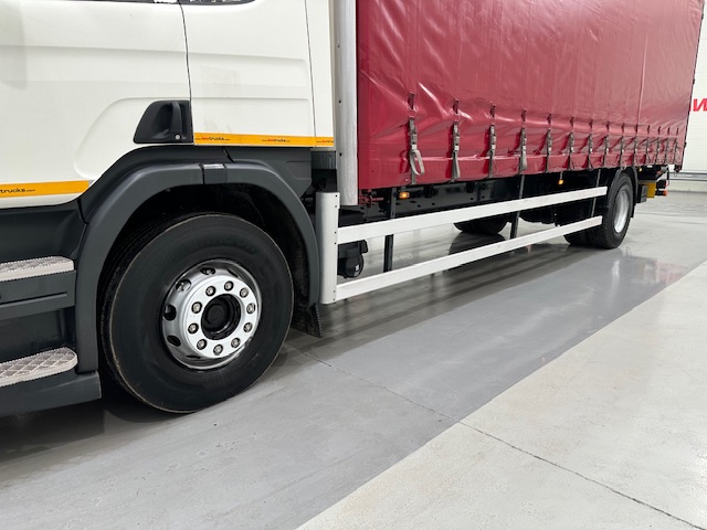 Scania P250 4×2 Sleeper Cab Curtainsider