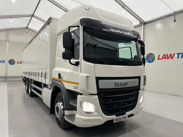DAF CF 330 6×2 10 Tyre Sleeper Cab Curtainsider