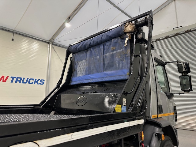 DAF LF 220 Day Cab Skip Loader