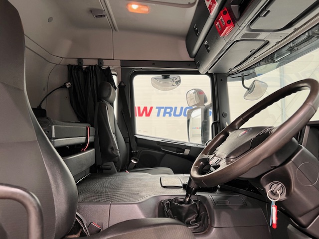 Scania P250 4×2 Sleeper Cab Box Van Manual