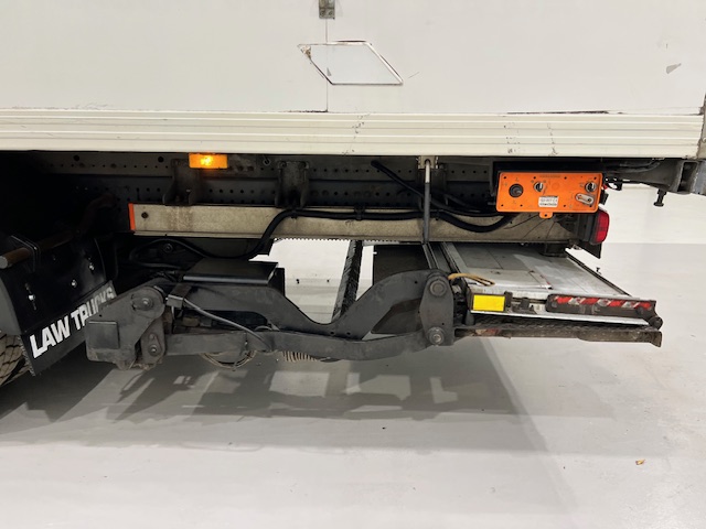 Mercedes Antos 1827 Day Cab Fridge Box