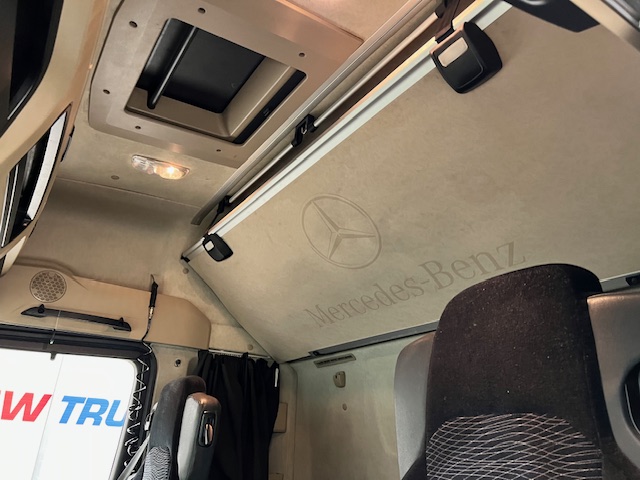 Mercedes Actros 2545 6×2 Midlift Tractor Unit