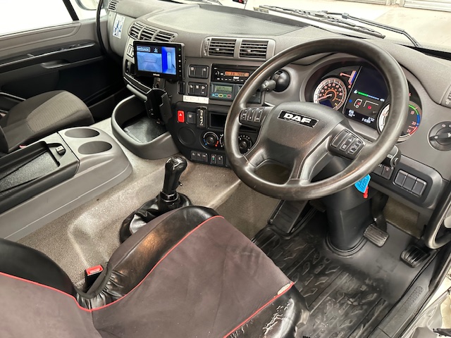 DAF CF 290 6×2 Rear Steer Fridge Box