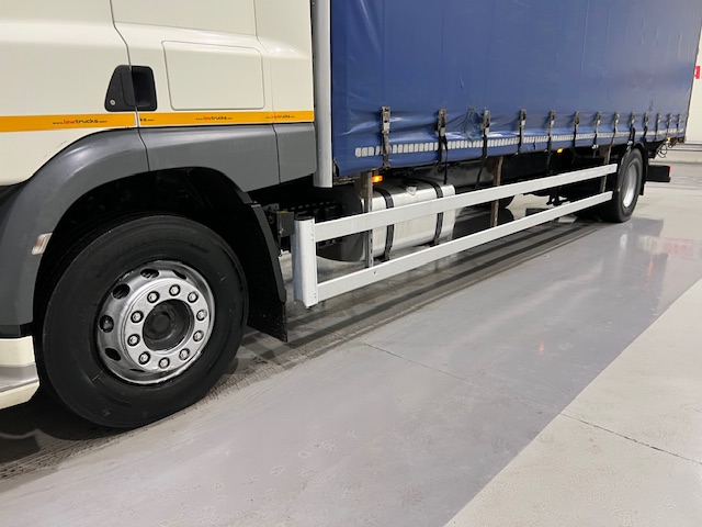 DAF CF 250 4×2 Sleeper Cab Curtainsider