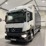 Mercedes Actros 1824 Sleeper Cab Curtainsider - thumbnail