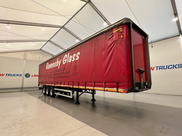 Montracon Tri Axle 4.2m Curtainsider Trailer Moffat Brackets