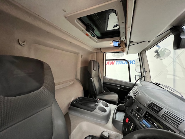 DAF CF 290 6×2 Rear Steer Fridge Box