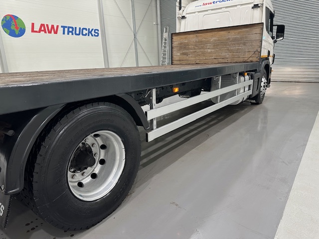 Scania P94 230 4×2 Sleeper Cab Flatbed