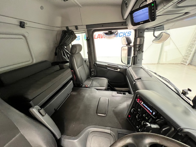 Scania P250 4×2 Sleeper Cab Fridge Box