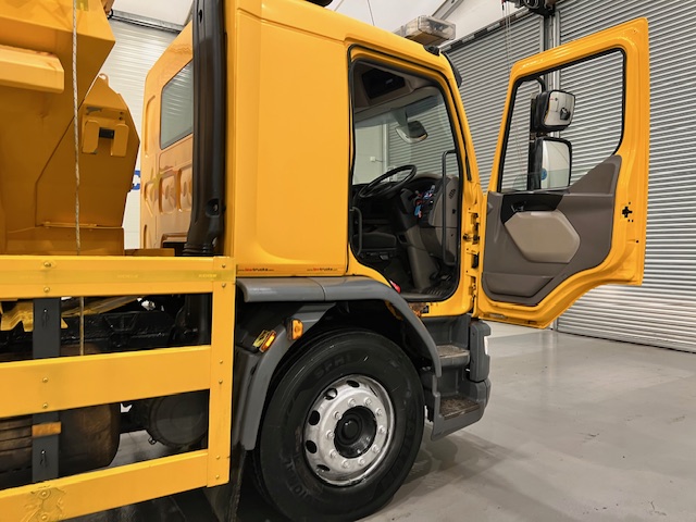 DAF LF 250 4×2 Sleeper Cab Gritter
