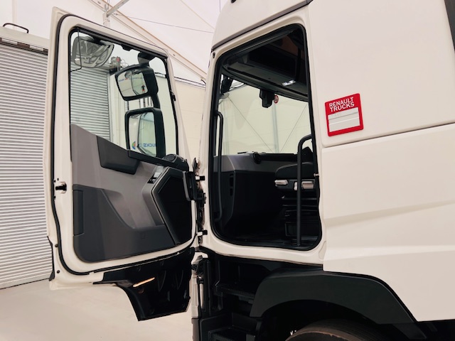 Renault T460 6×2 Midlift Tractor Unit