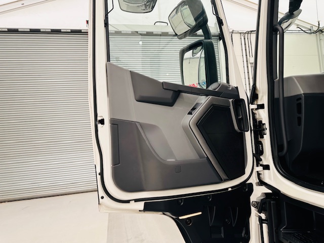 Renault T460 6×2 Midlift Tractor Unit