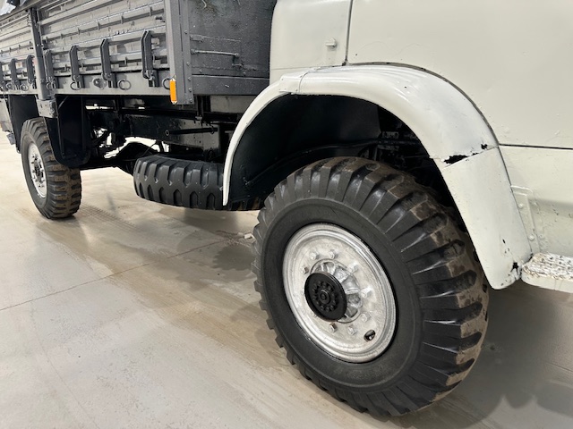 Bedford MJ 330 4×4 Cargo Truck