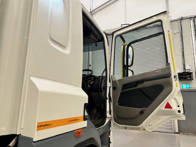 DAF CF85 360 6×2 Midlift Tractor Unit